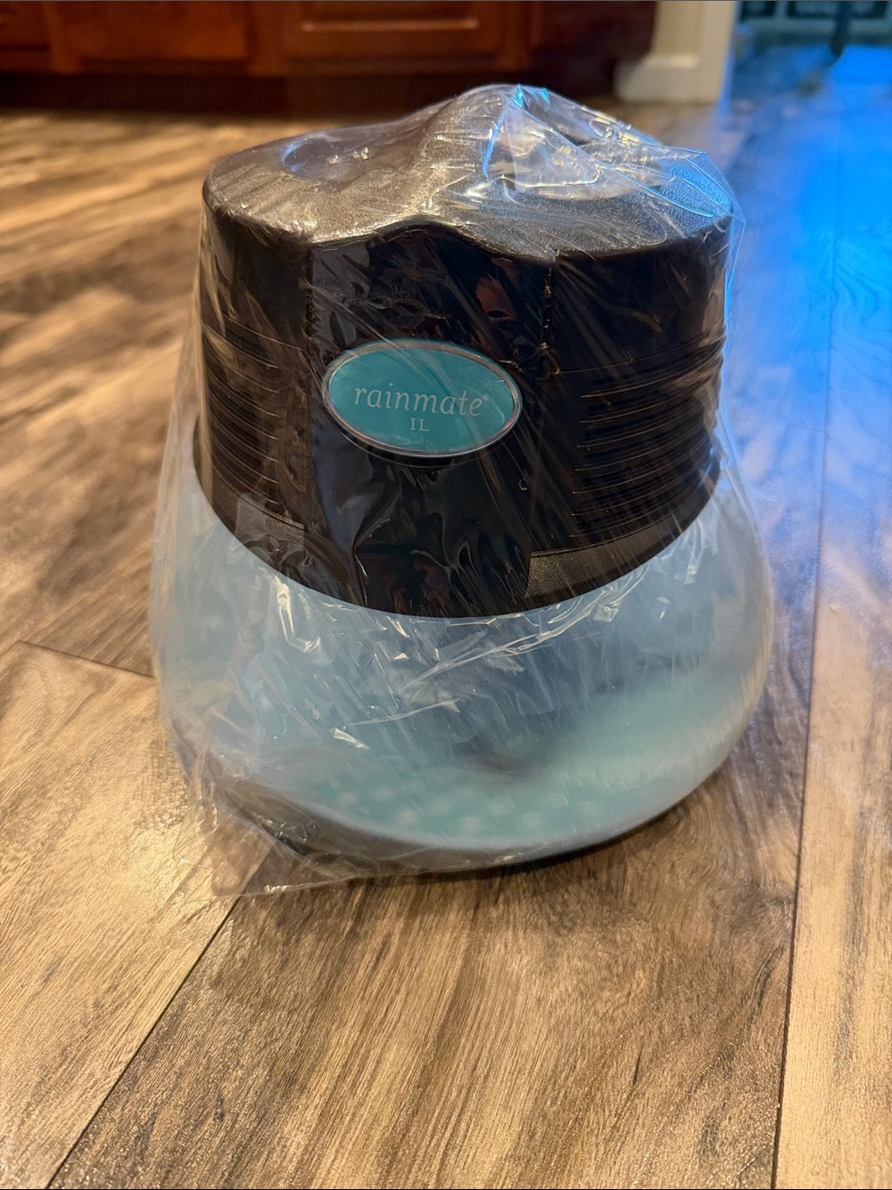 Small Blue and Black Aromatherapy Humidifier